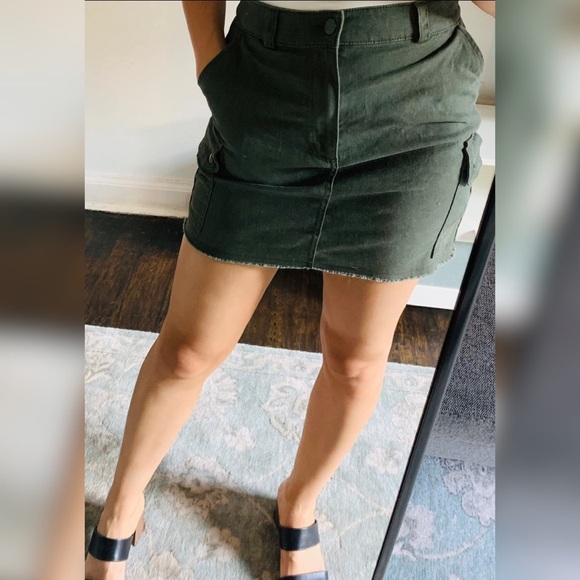 Cargo Mini Skirt With Pockets - Picture 2 of 9